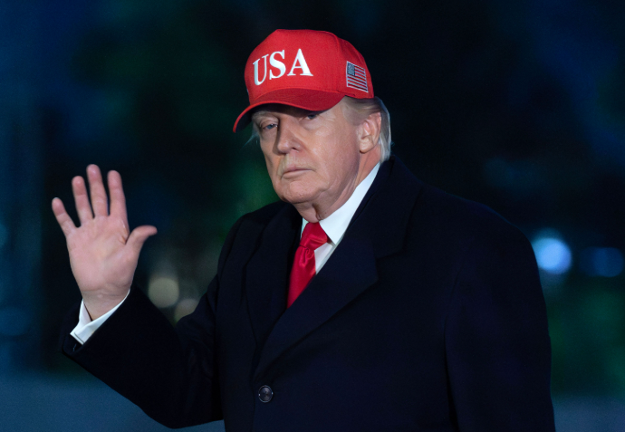 Trump afirma que la armada iraní yace “en el fondo del mar”