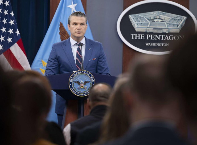 Hegseth reza en el Pentágono un “salmo” falso de Pulp Fiction y desata polémica