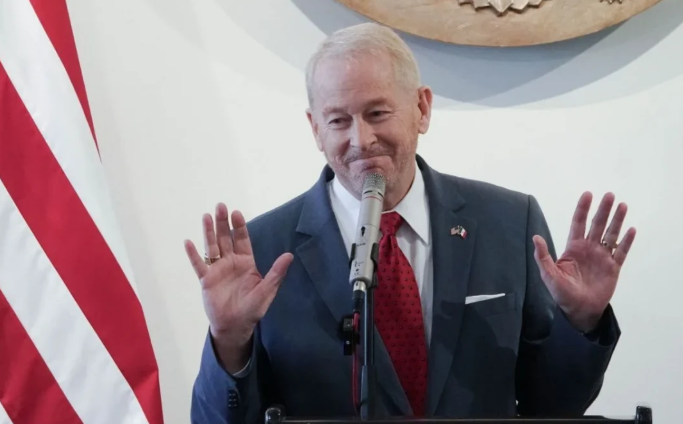 Nueva York procesa a mandatario estatal y comitiva por vínculos con el Cártel de Sinaloa