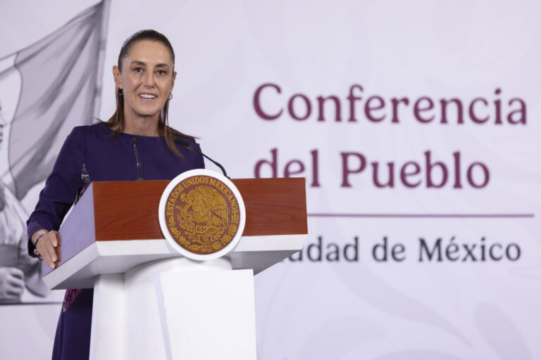 Sheinbaum destroza a la oposición: “Viajan a EE.UU. a hablar mal de México porque nadie los pela