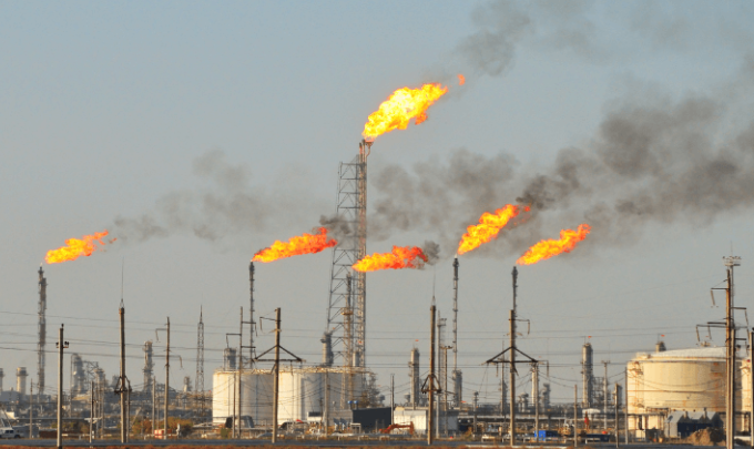 Colapso energético global: El conflicto en Medio Oriente detonará una escalada de precios del 24%