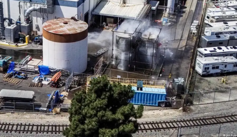 50,000 evacuados y un tanque al borde del colapso: California exige ayuda federal urgente