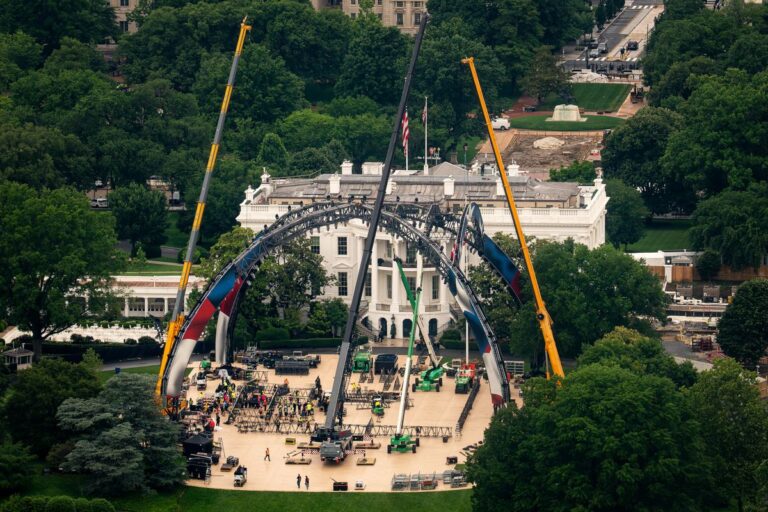 Una jaula octagonal en el jardín sagrado: la Casa Blanca se reinventa como coliseo