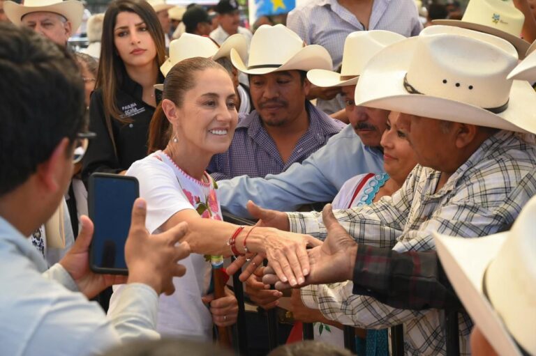 Ascenso vertical en la aceptación de Sheinbaum: siete de cada diez mexicanos la respaldan