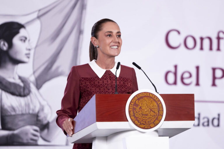 Sheinbaum propone debate nacional para regular algoritmos y salud mental en redes