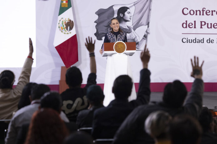 2026-06-18_Conferencia_de_prensa_matutina_-_Palacio_Nacional_05_CRM