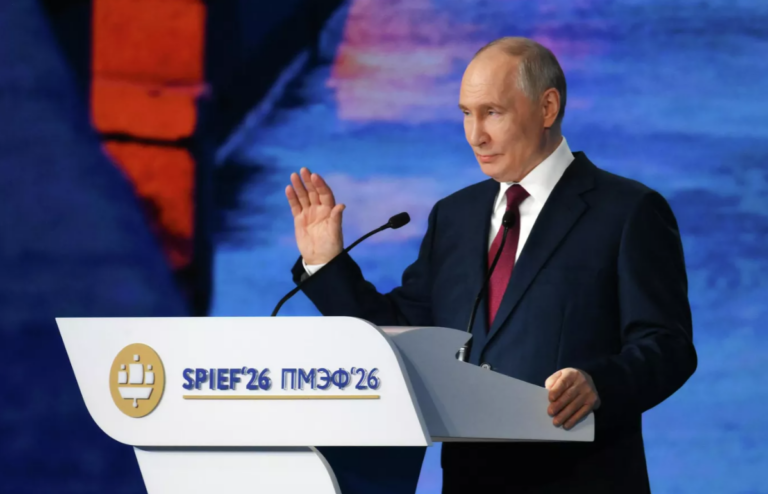 “Europa fracasó, Rusia resiste”: el mensaje de Putin que resuena en San Petersburgo