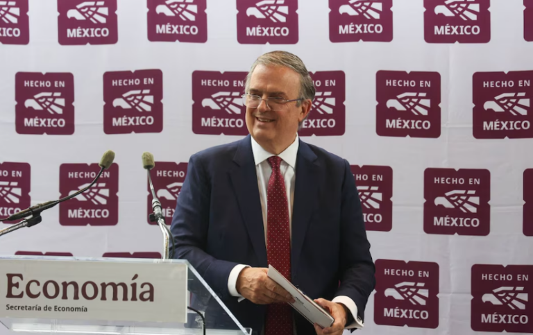 Julio define la ruta del T-MEC: 16 años automáticos o 10 con revisiones