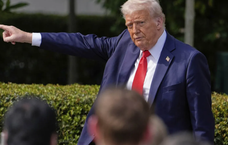 Trump ordena al DOJ investigar: petroleras retardan baja del precio de gasolina