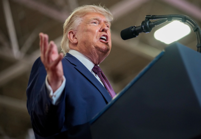 Trump acusa violación: drones contra buques en Ormuz y “quiebre” del alto el fuego