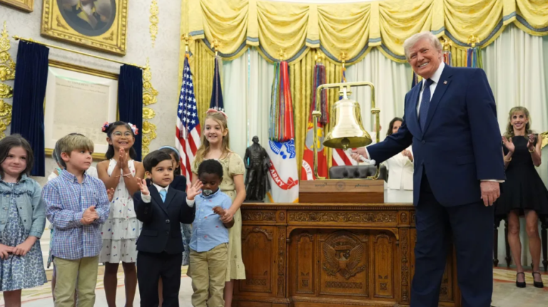 Trump inaugura “Cuentas Trump”: $1,000 para 500.000 niños, con promesa de riqueza