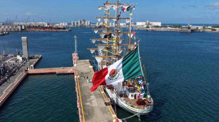 45 mujeres guardiamarinas inician Pacífico Norte 2026 a   bordo del Cuauhtémoc